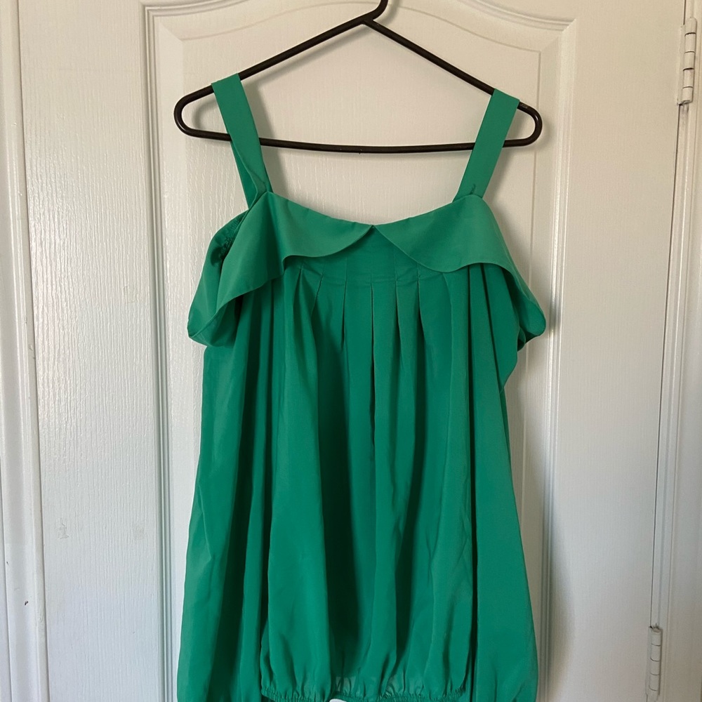 🌸2/$20🌸 cold shoulder top!